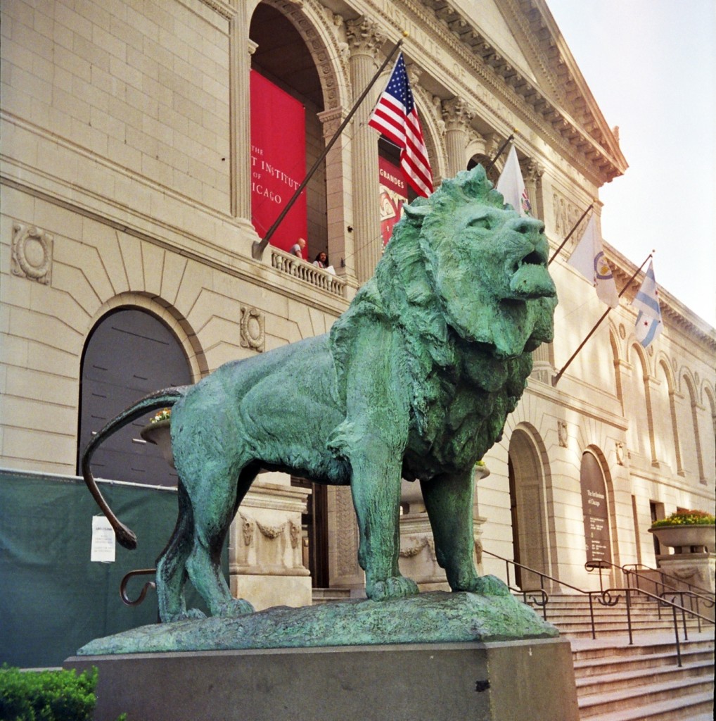 One of the two lions in front of the Chicago Art Institute. Go Lions! Photo: Wikipedia.