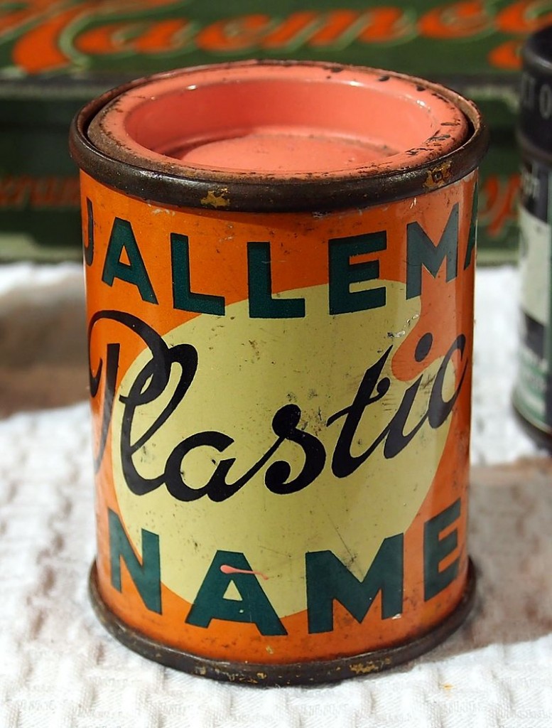 Old, old, old can of paint. Image: Wikipedia.
